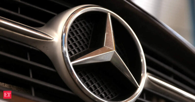 Gadkari says Mercedes-Benz plans to send 'Made in India' cars globally